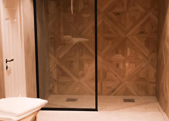 Pollfoss Boutique & *